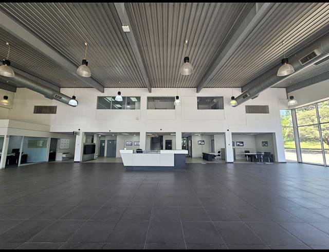 4,695M² SHOWROOM TO LET IN BRUMA